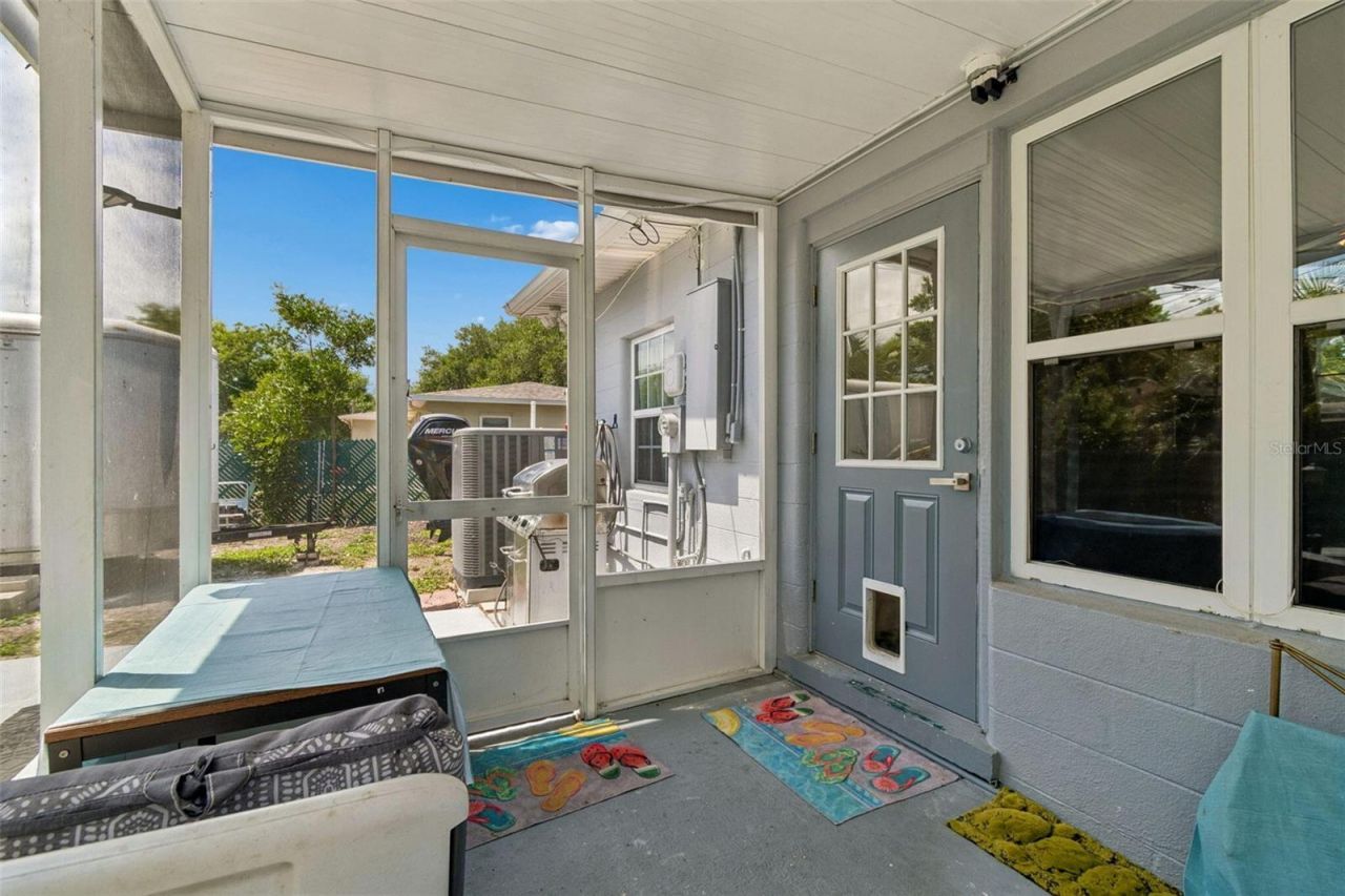 4526 Yardley Avenue N, Saint Petersburg, FL 33713 Photo