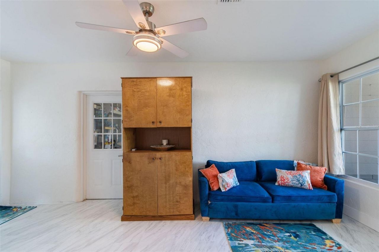 4526 Yardley Avenue N, Saint Petersburg, FL 33713 Photo