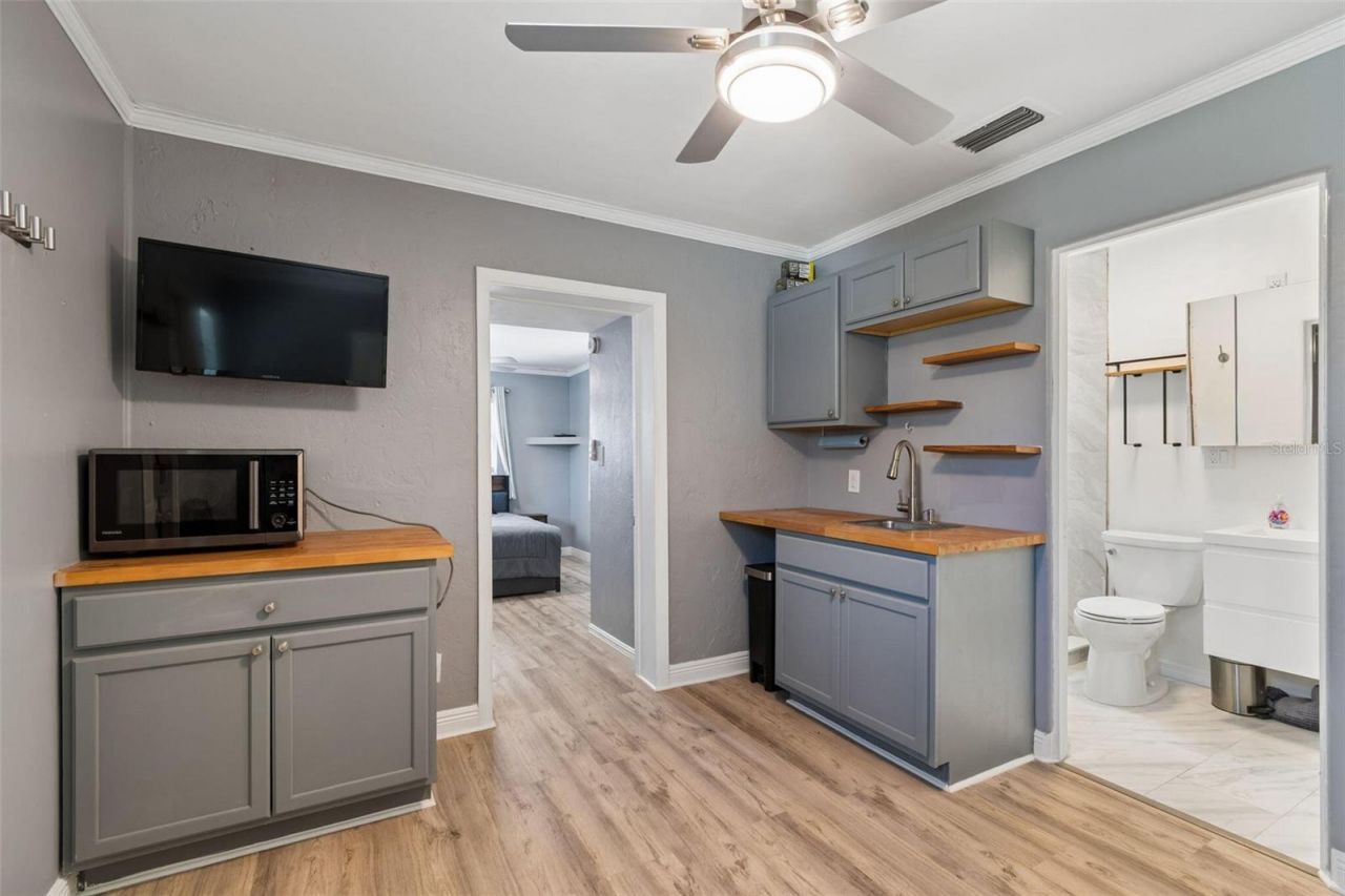 4526 Yardley Avenue N, Saint Petersburg, FL 33713 Photo