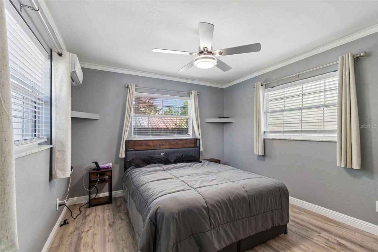 4526 Yardley Avenue N, Saint Petersburg, FL 33713 Photo