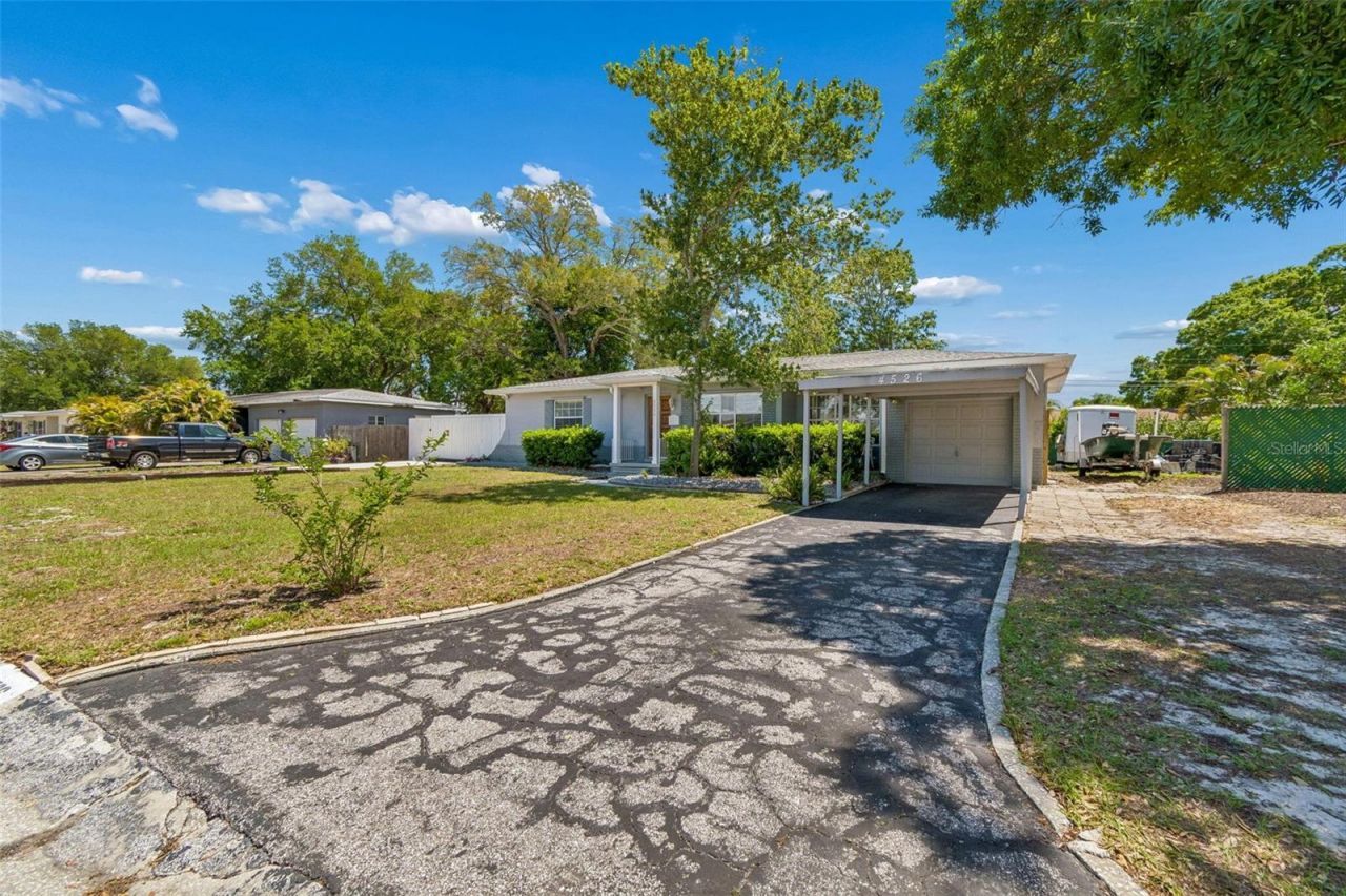 4526 Yardley Avenue N, Saint Petersburg, FL 33713 Photo