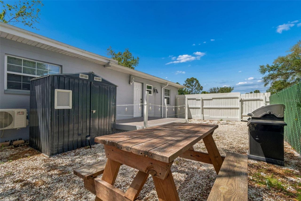 4526 Yardley Avenue N, Saint Petersburg, FL 33713 Photo