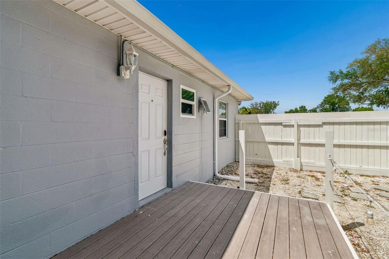 4526 Yardley Avenue N, Saint Petersburg, FL 33713 Photo