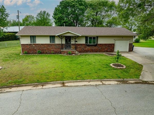 529 Sunset Circle, Columbus, KS 66725