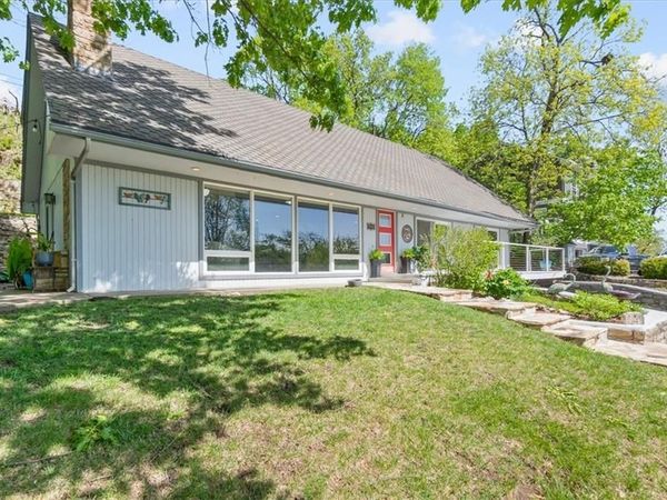 128 W Lakeshore Drive, Lake Quivira, KS 66217