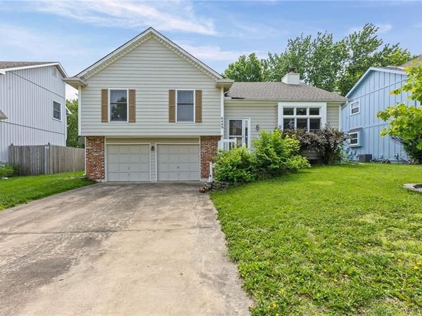 6409 Chouteau Street, Shawnee, KS 66226