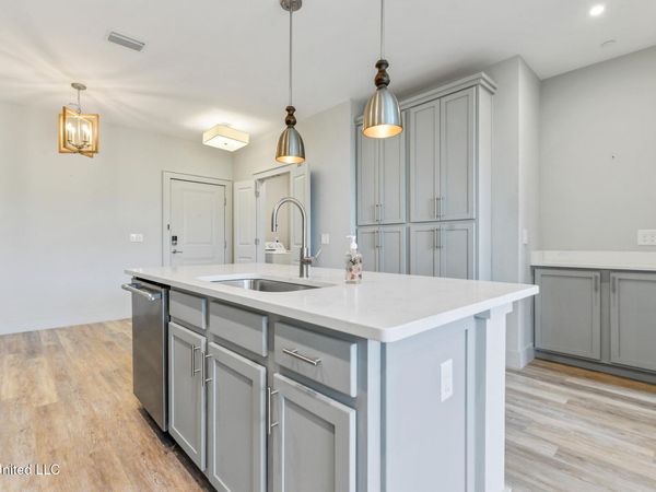 2501 Bienville Boulevard, Ocean Springs, MS 39564