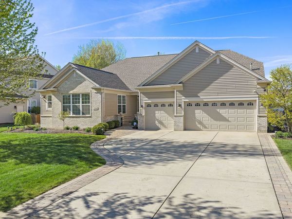 2744 MOUTRAY Lane , North Aurora, IL 60542