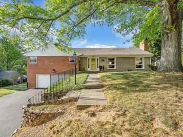 2421 Mount Vernon RD SW, Roanoke, VA 24015