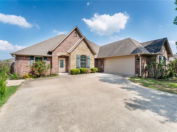 709 SW Barn Valley Road , Bentonville, AR 72712