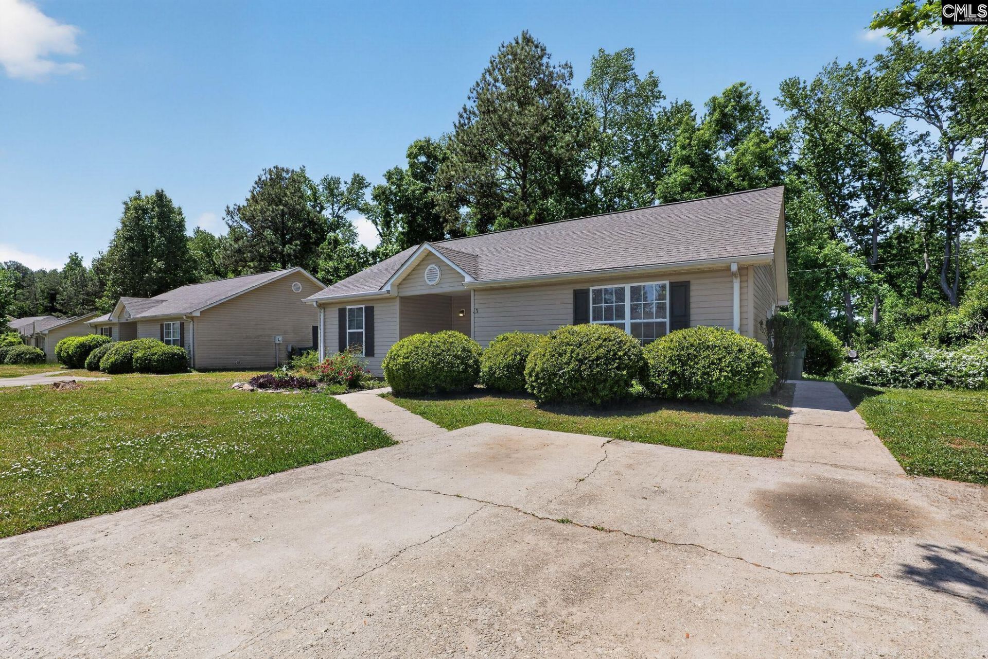 1860 Tamara Way  Photo 5