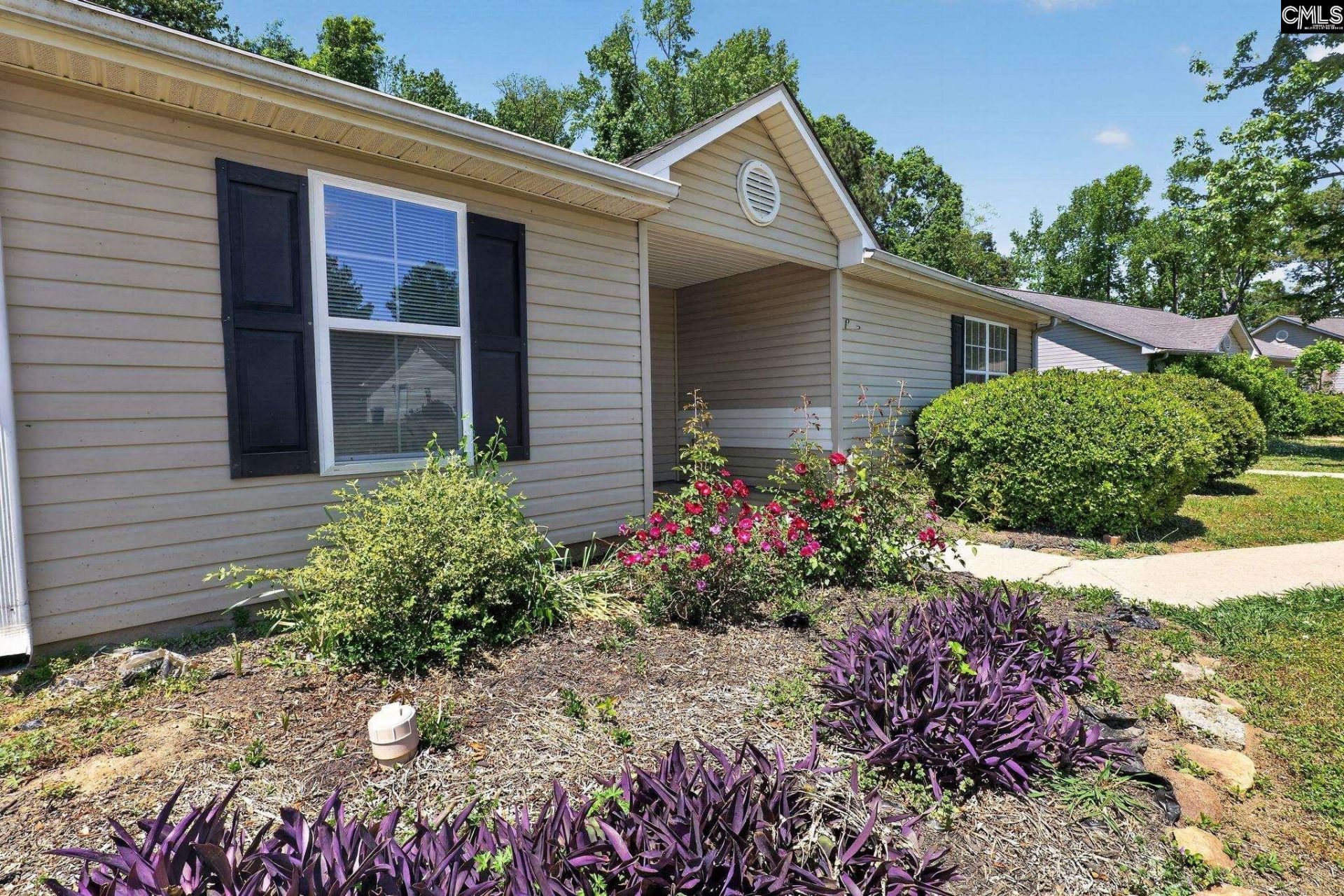 1860 Tamara Way  Photo 6