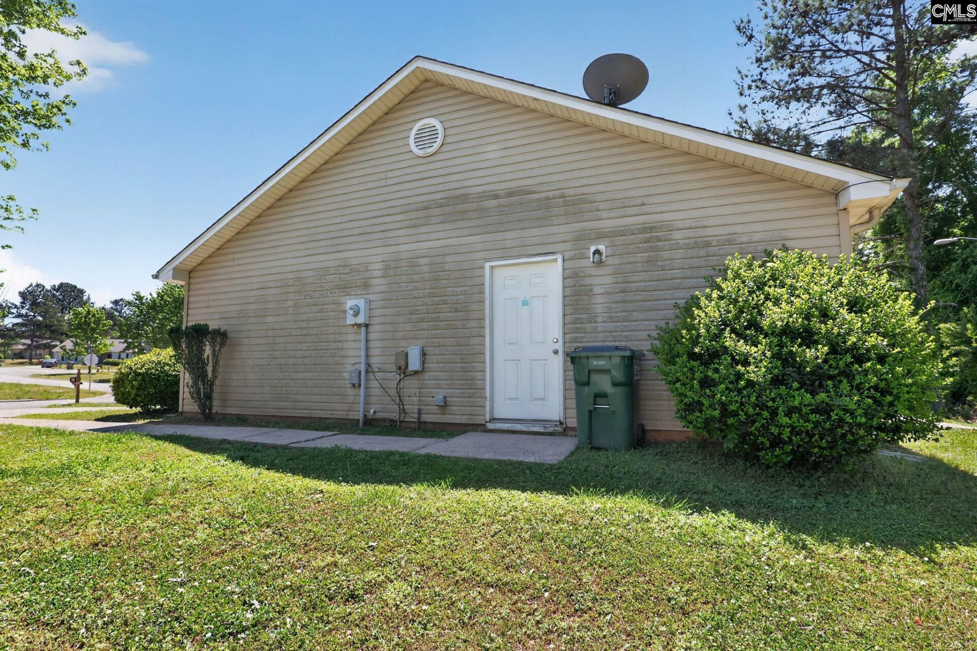 1860 Tamara Way  Photo 8