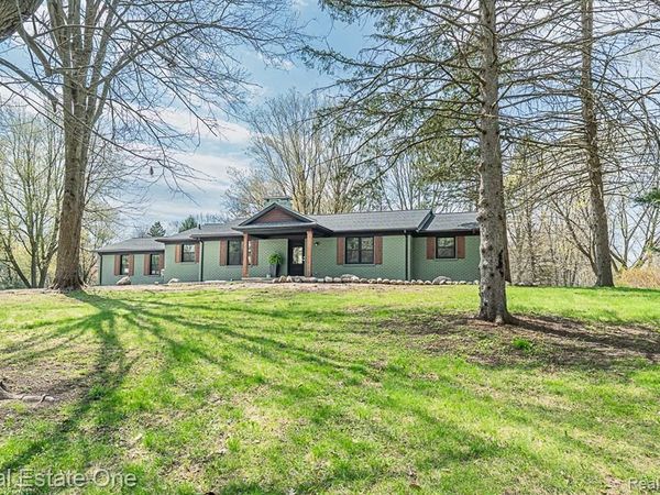 3210 Lake George Road, Oakland Twp, MI 48363