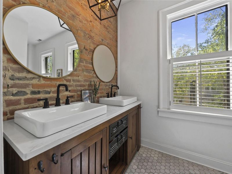 1056 Pennsylvania Avenue, Columbus, OH 43201 Photo 32