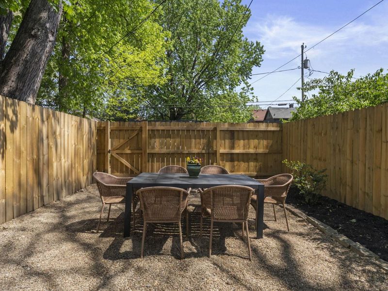 1056 Pennsylvania Avenue, Columbus, OH 43201 Photo 43