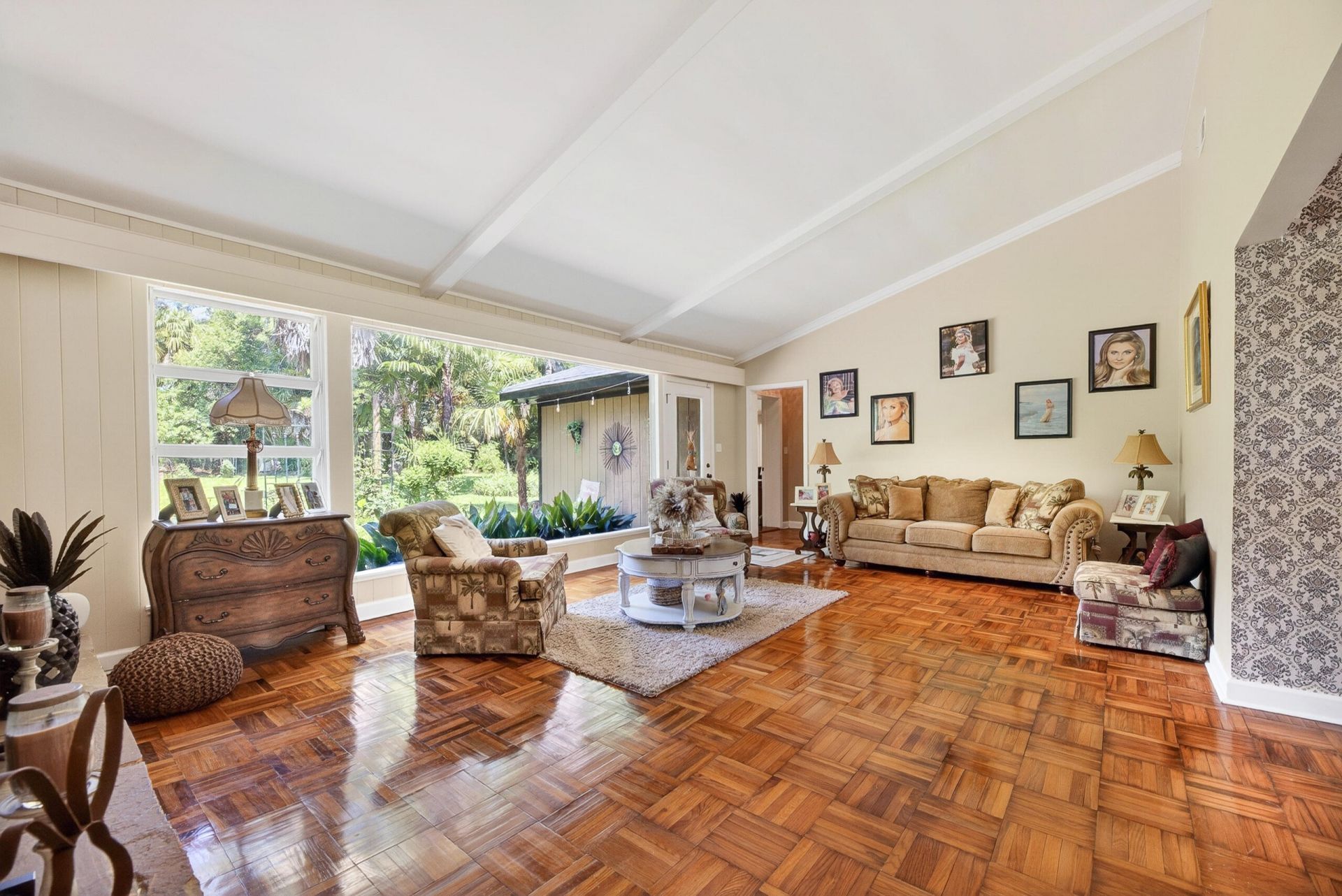 220 Club Acres Boulevard Photo 10