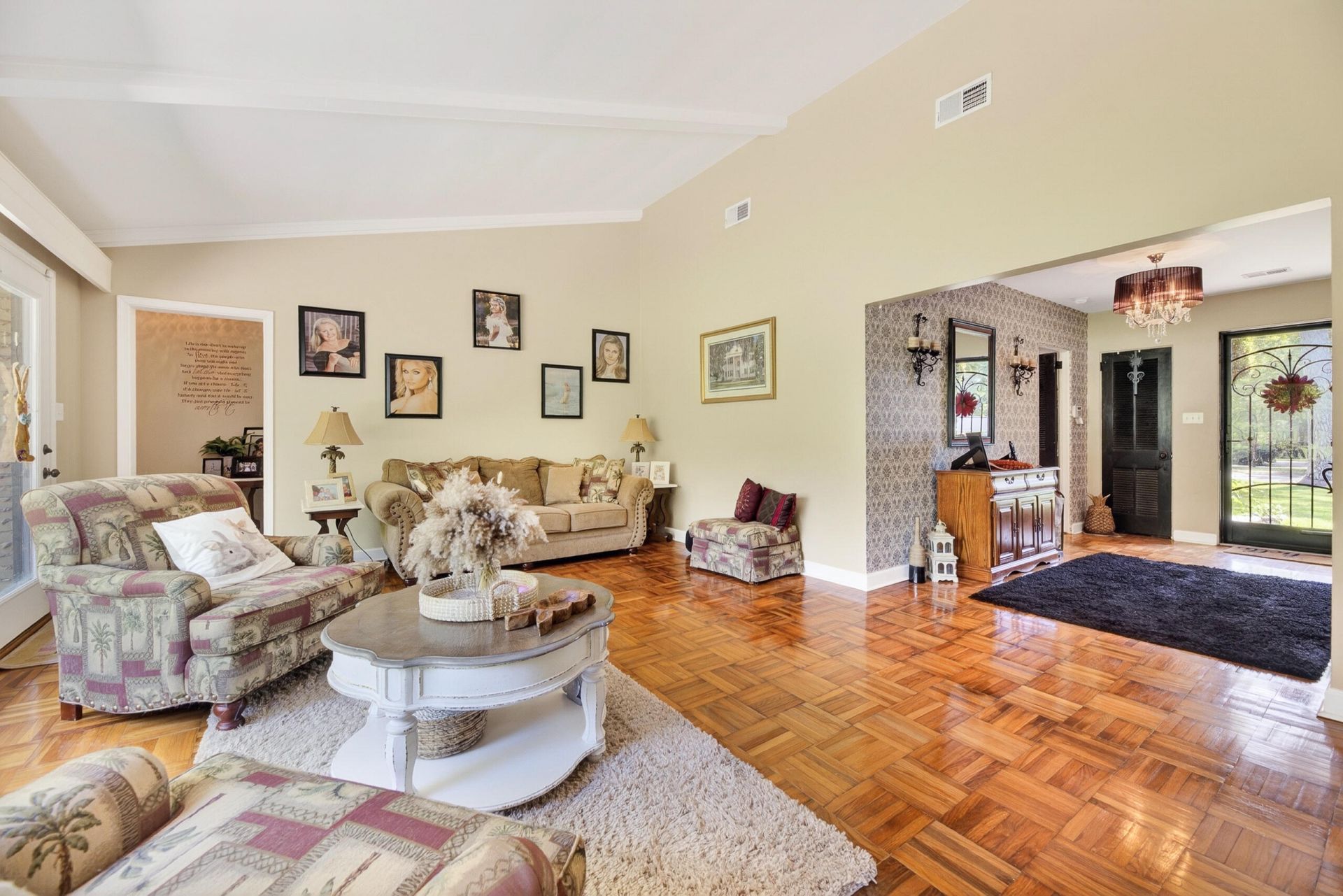 220 Club Acres Boulevard Photo 12