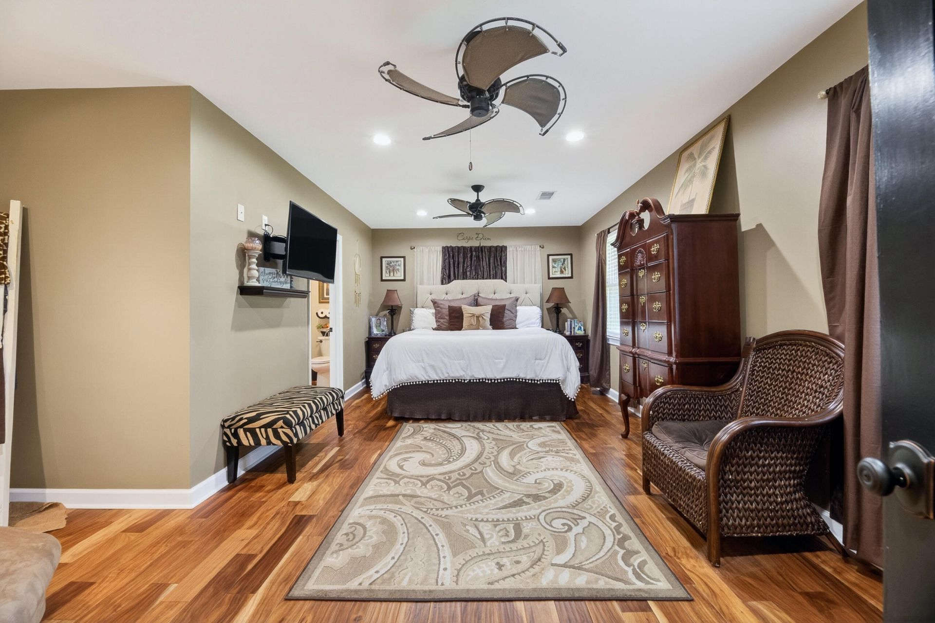 220 Club Acres Boulevard Photo 17