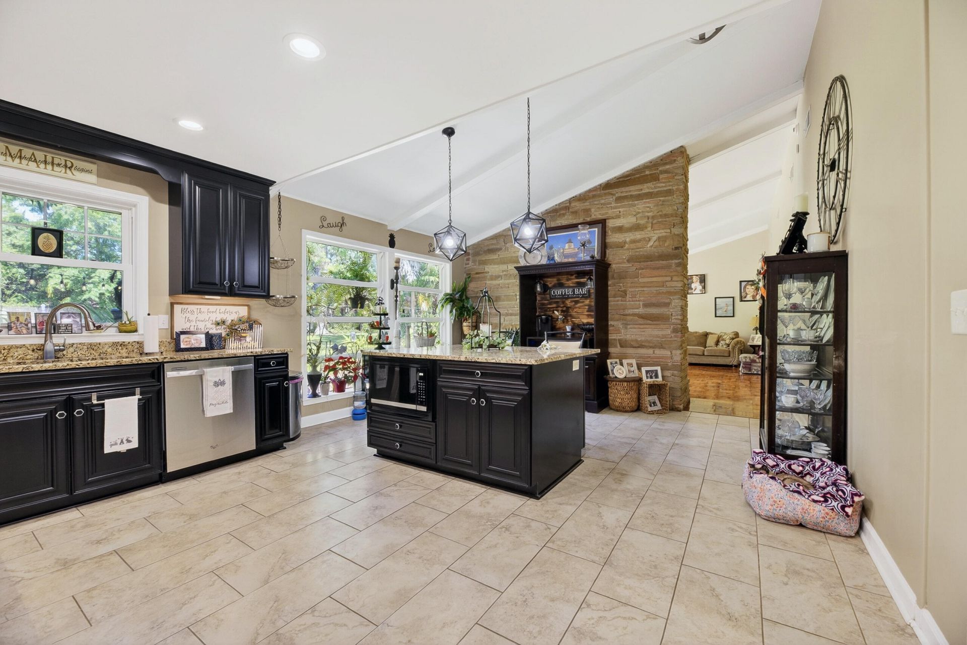 220 Club Acres Boulevard Photo 8