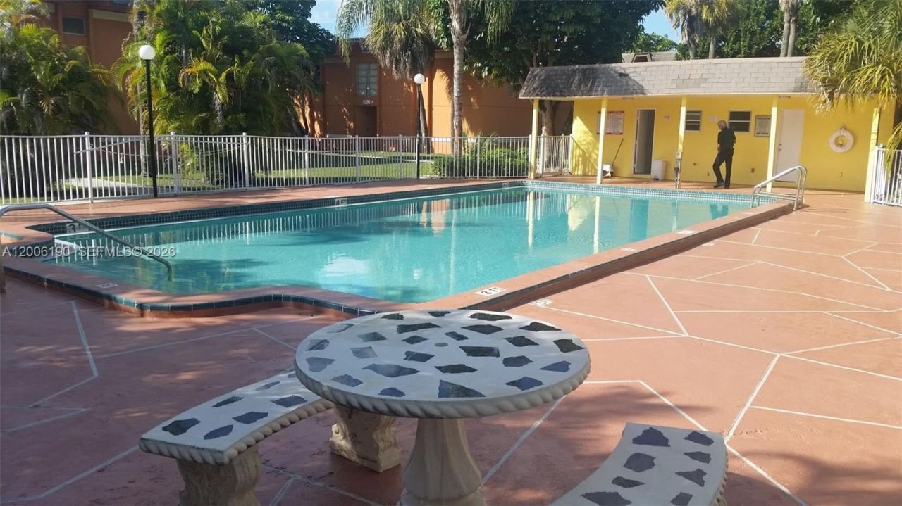 9405 SW 76th St , Unit Y32, Miami, FL 33173 Photo