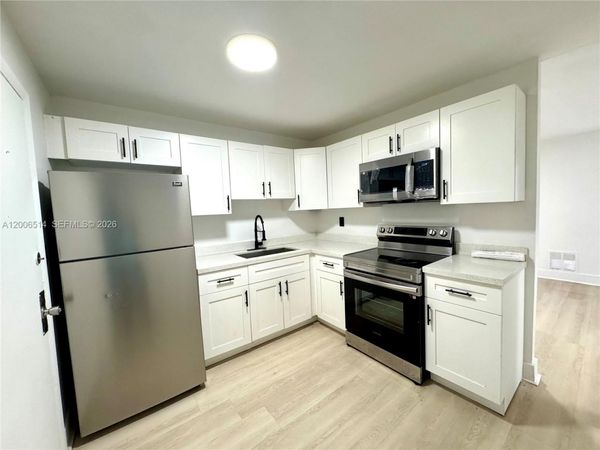 12215 W Dixie Hwy , Unit 304, North Miami, FL 33161