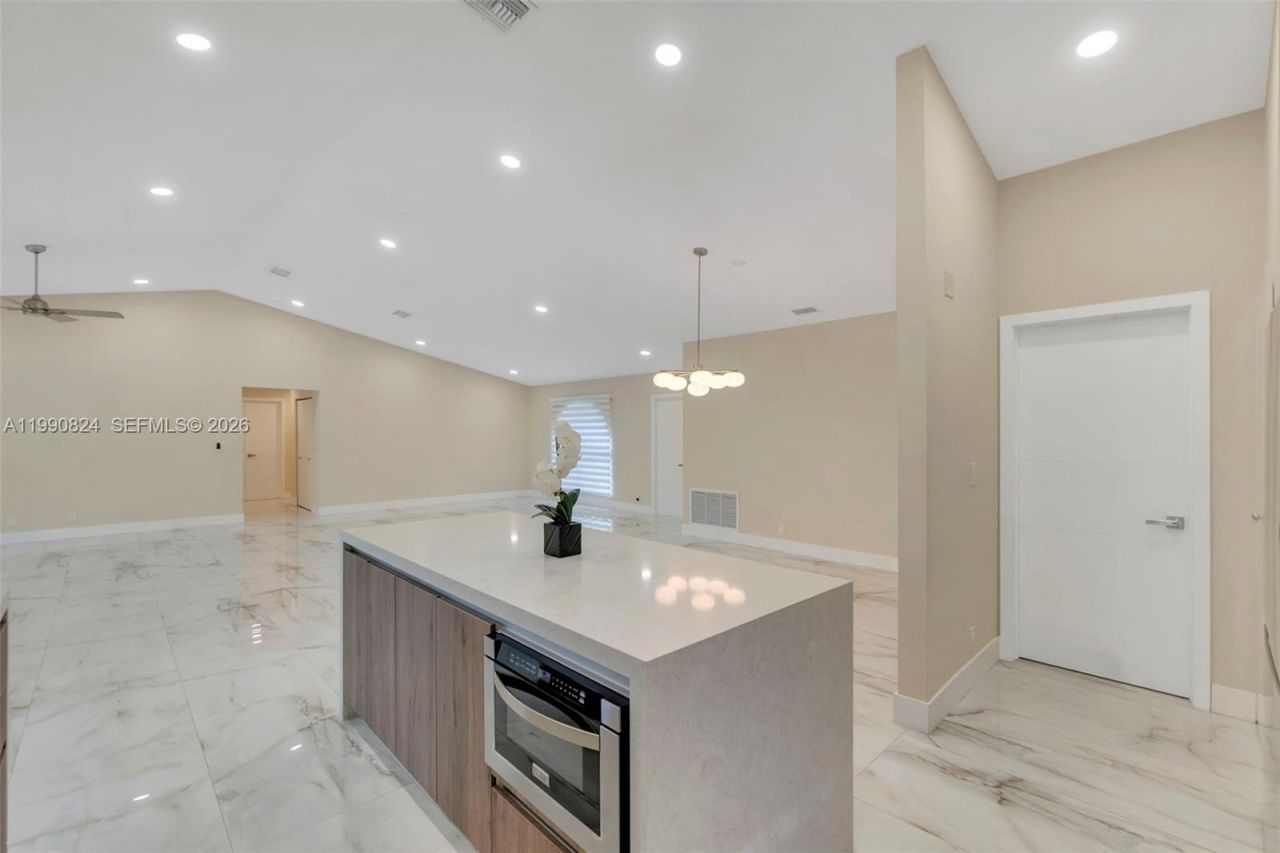 10425 NW 48th Mnr, Unit 1, Coral Springs, FL 33076 Photo