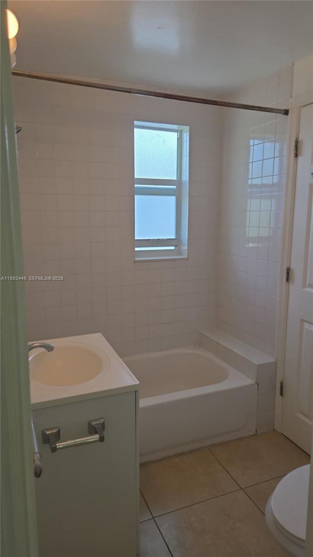 9473 Abbott Ave, Unit 7, Surfside, FL 33154 Photo