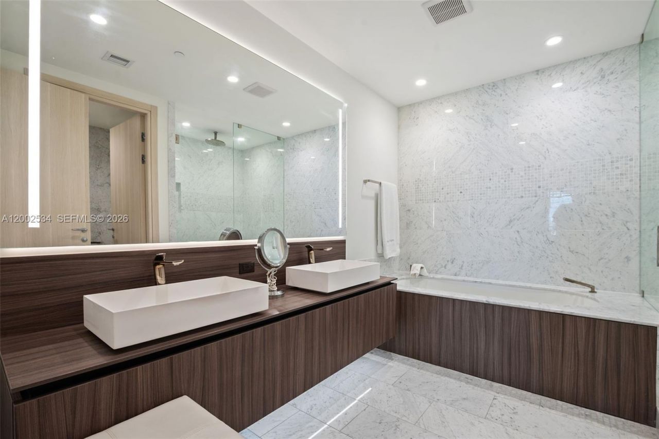 1000 Brickell Plz , Unit PH5103, Miami, FL 33131 Photo