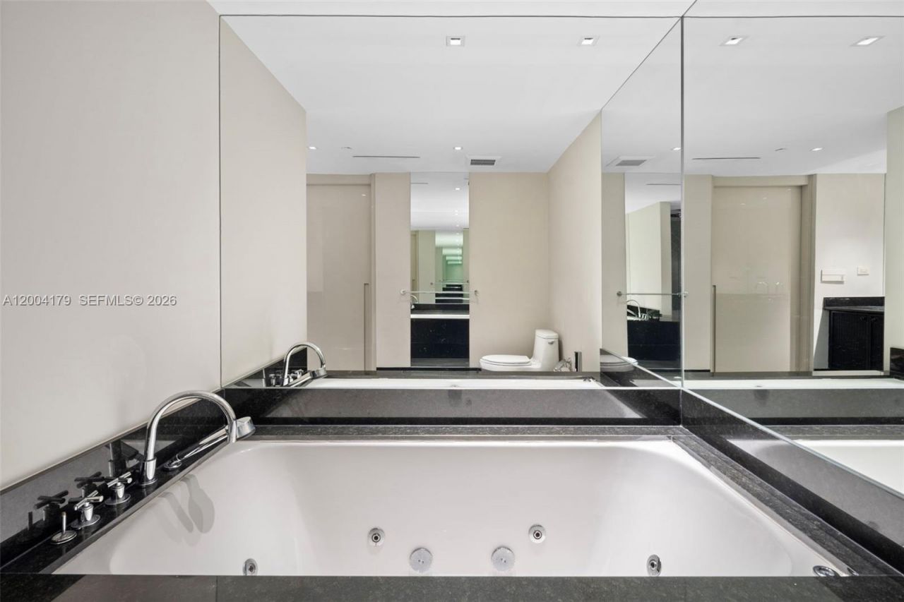 101 20th St , Unit 2007, Miami Beach, FL 33139 Photo