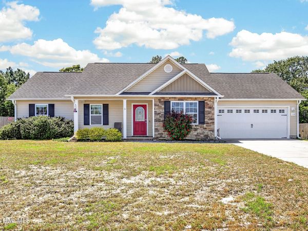 142 Rosemary Avenue, Hubert, NC 28539