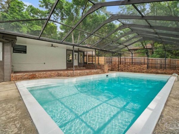 5720 Avenida Robledal, Pensacola, FL 32504