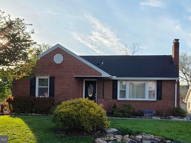 411 GREENWOOD AVENUE, MONT ALTO, PA 17237