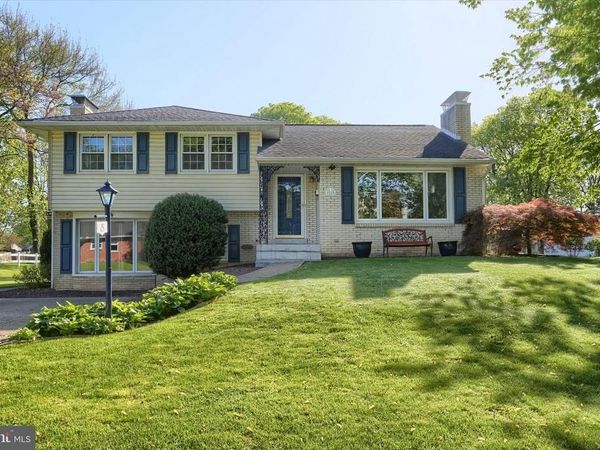 25 OAK AVENUE, CAMP HILL, PA 17011