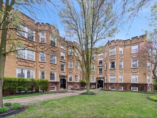 2579 W Montrose Avenue , Unit 1N, Chicago, IL 60618