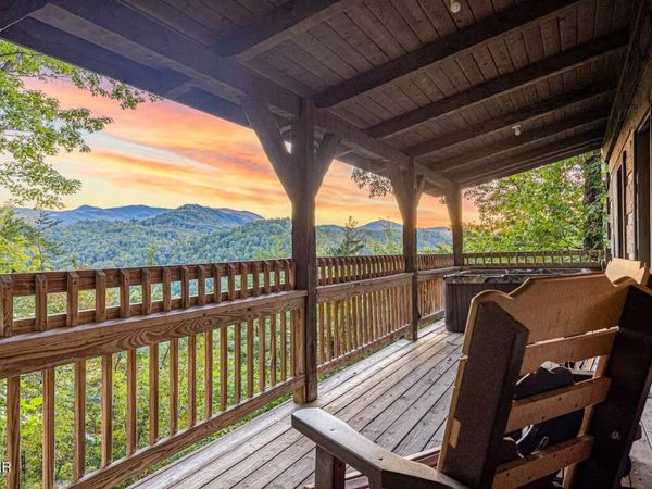 461 Sassafras Trail, Sevierville, TN 37876
