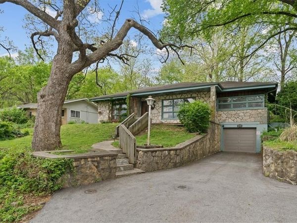 980 NW South Shore Drive, Kansas City, MO 64151