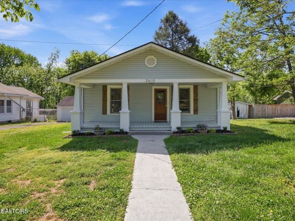 2610 Woodrow Drive, Knoxville, TN 37918