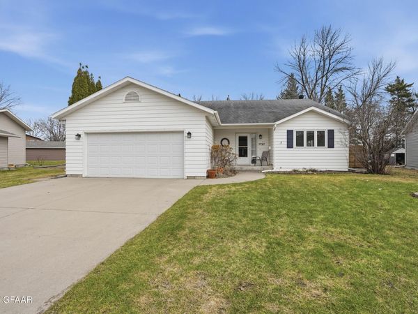 1727 35TH Street S, Grand Forks, ND 58201