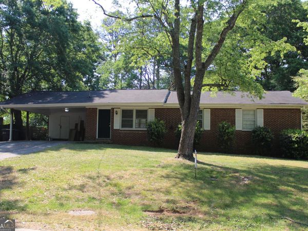289 Bruce Street, Loganville, GA 30052