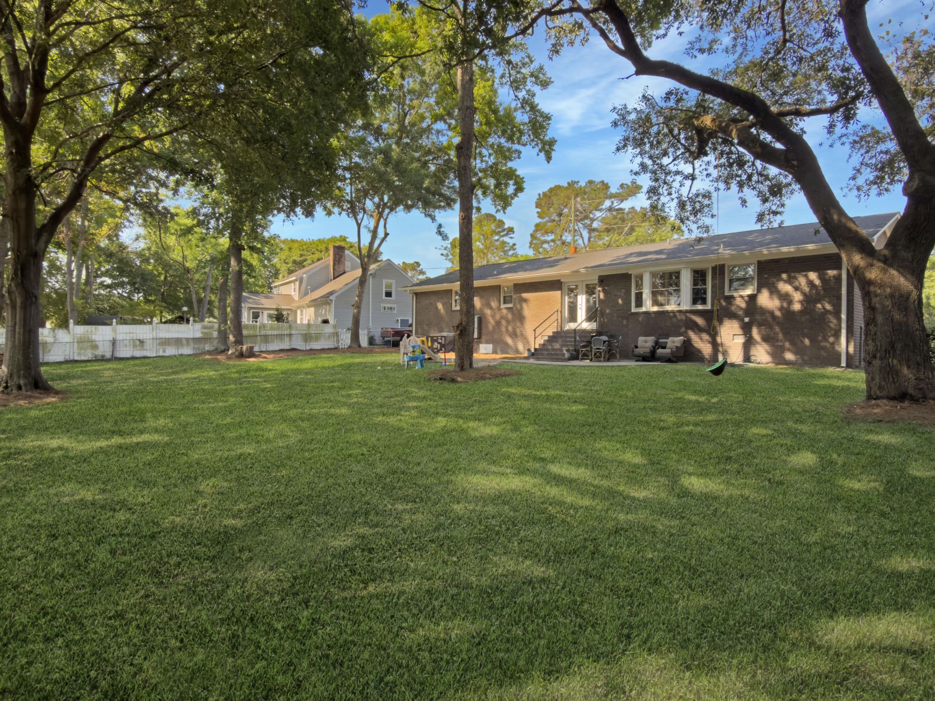 868 Melrose Drive Photo 32