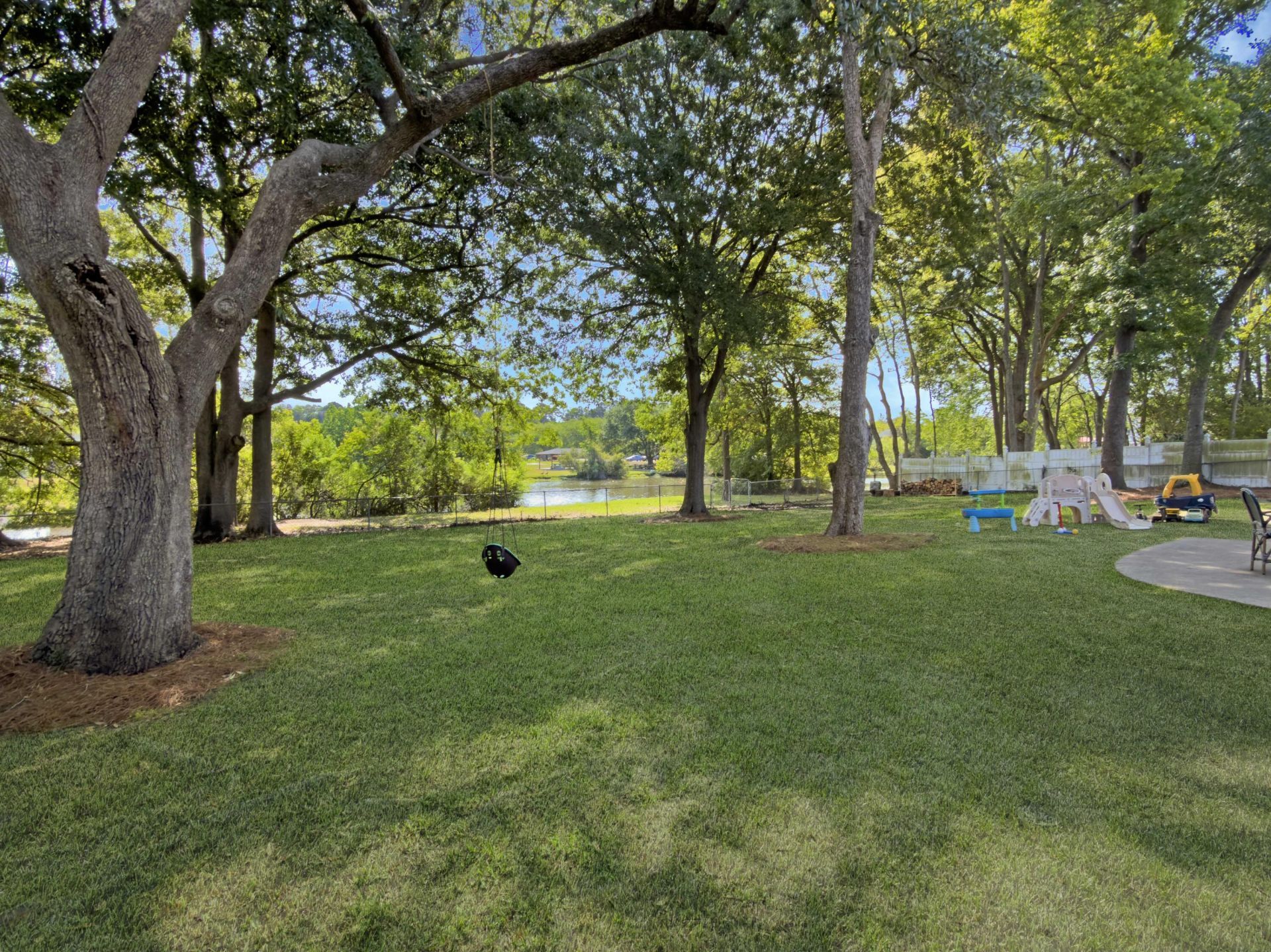 868 Melrose Drive Photo 33