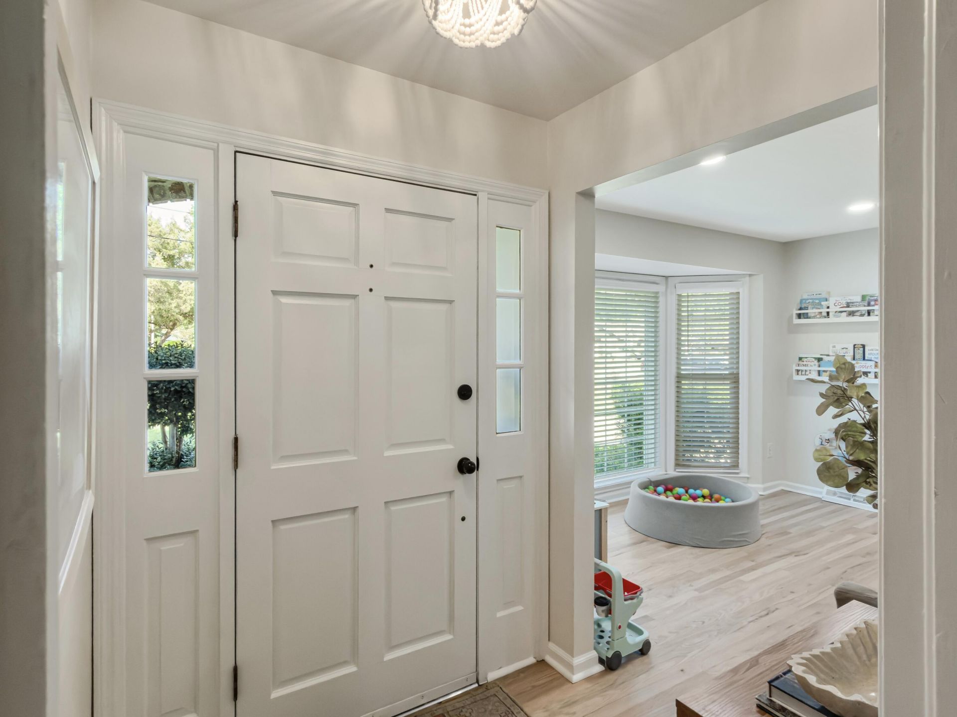 868 Melrose Drive Photo 4