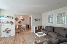 868 Melrose Drive photo 4