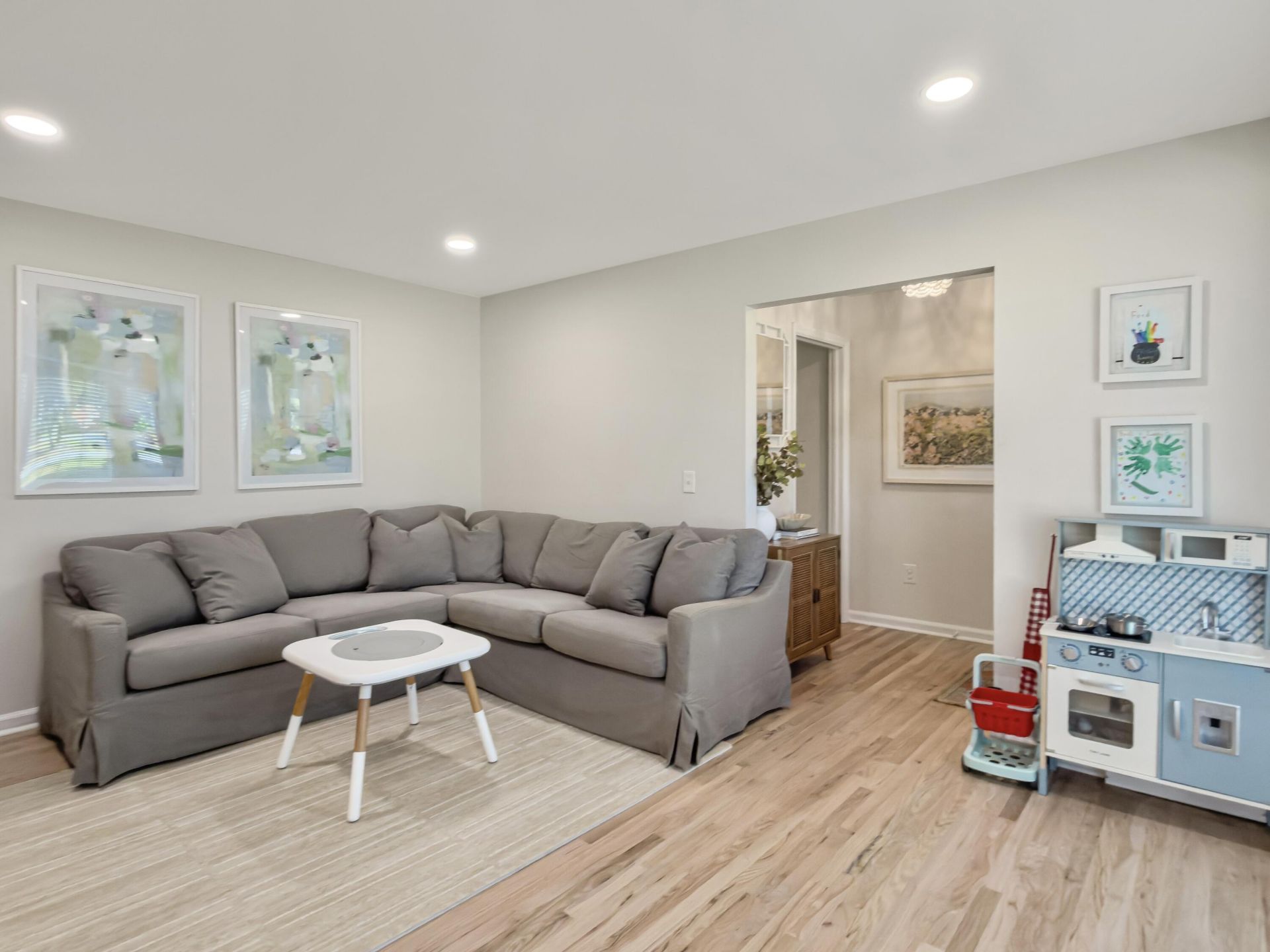 868 Melrose Drive Photo 6