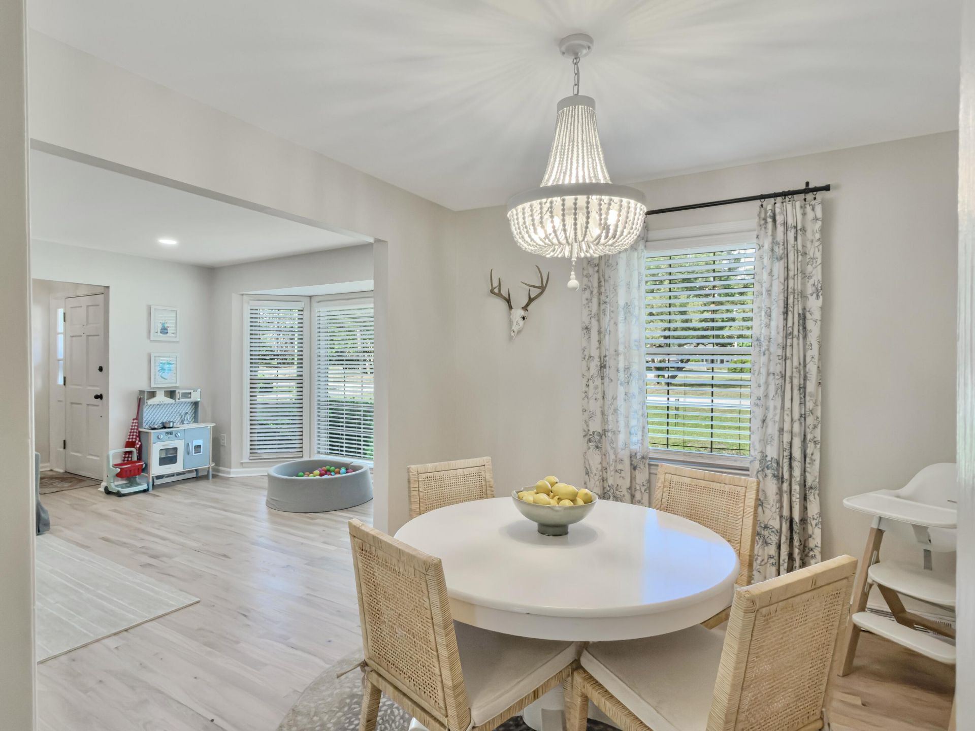 868 Melrose Drive Photo 9