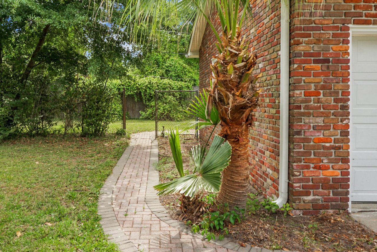 1046 Birchdale Drive Photo 38