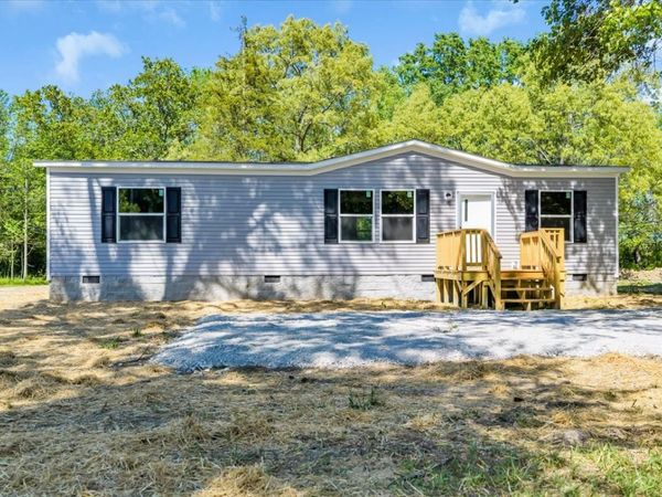 212 Volunteer Avenue , Manchester, TN 37355