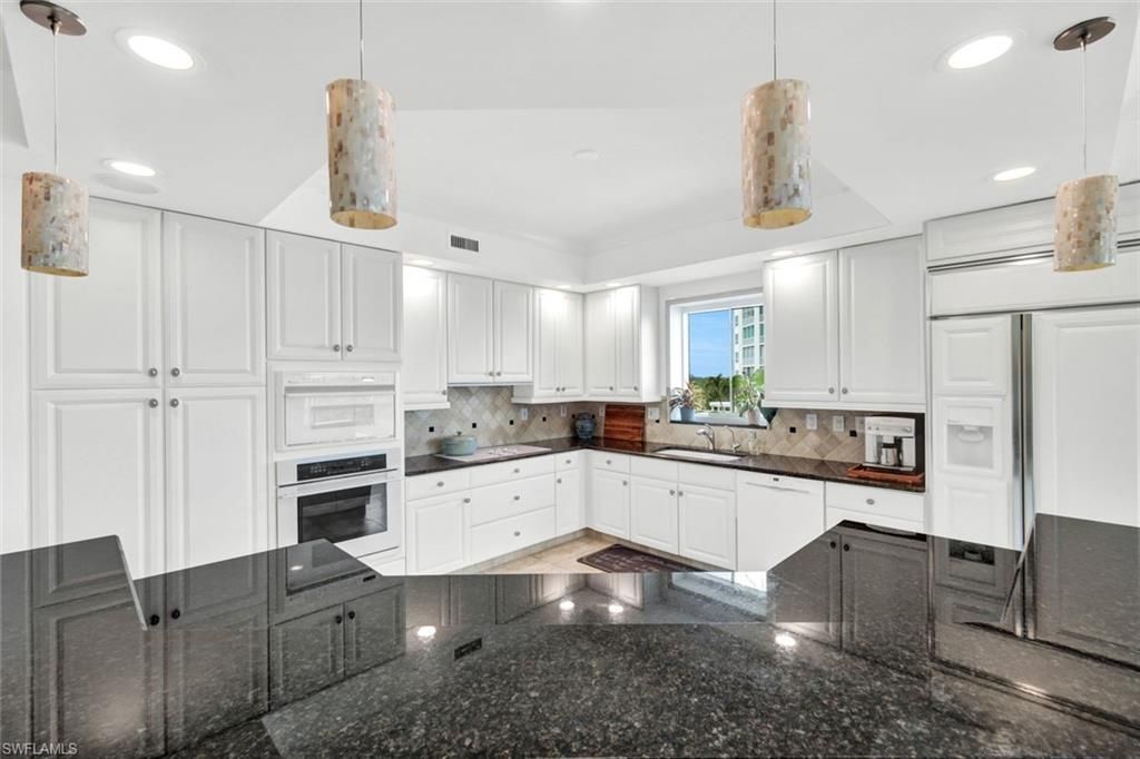 295 Grande Way , Unit 306, Naples, FL 34110 Photo