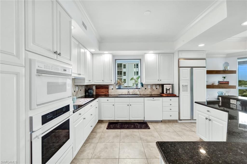 295 Grande Way , Unit 306, Naples, FL 34110 Photo